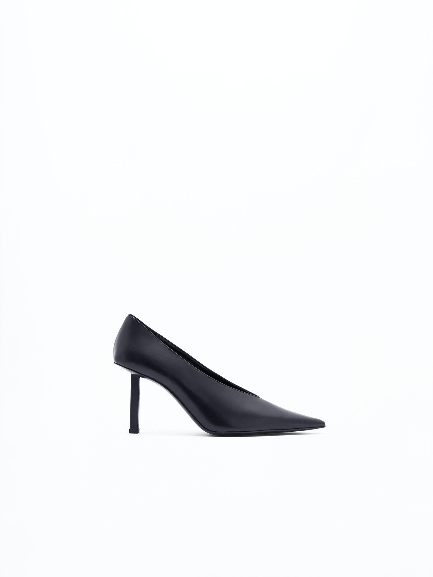 Pointy High Pumps
