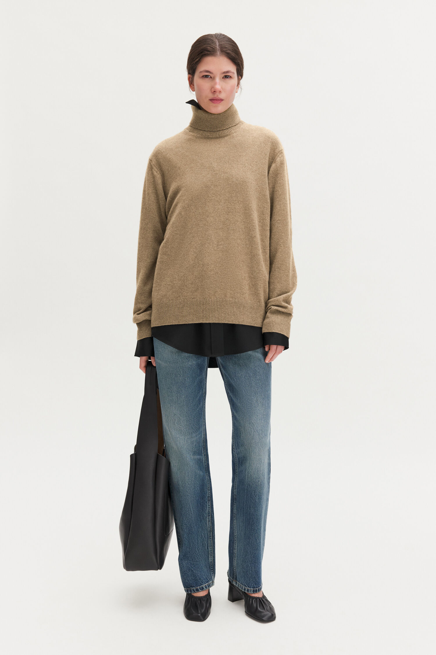 Classic Cashmere Turtleneck Sweater