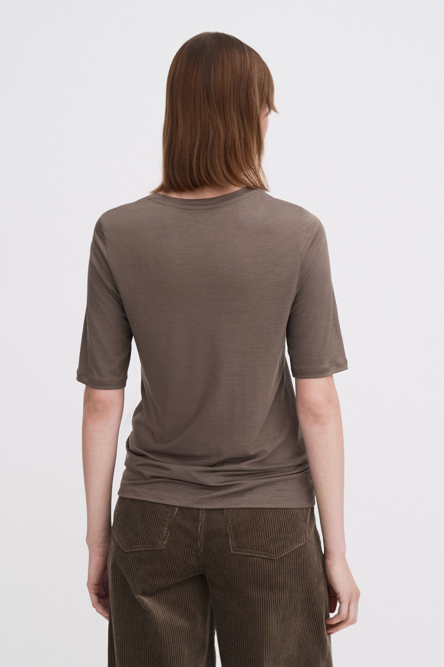 Elena Tee