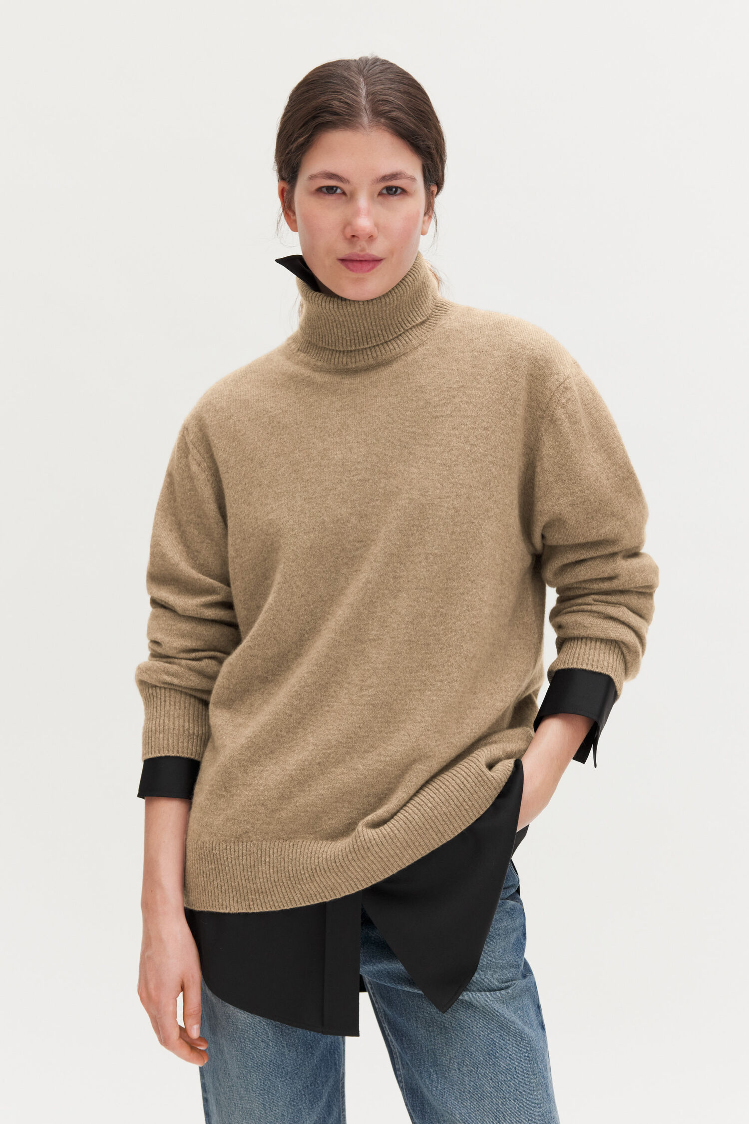 Classic Cashmere Turtleneck Sweater
