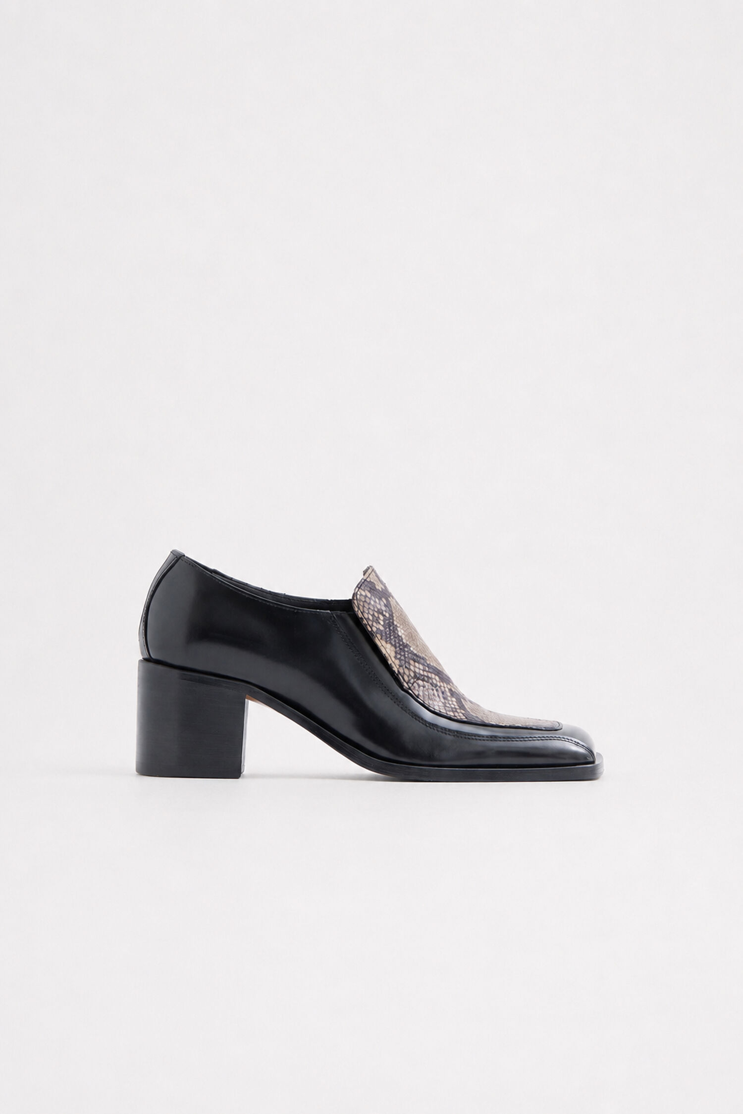 Loafer Pumps