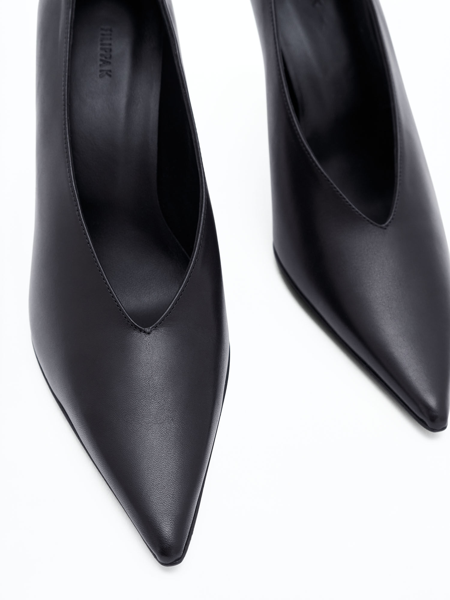 Pointy High Pumps